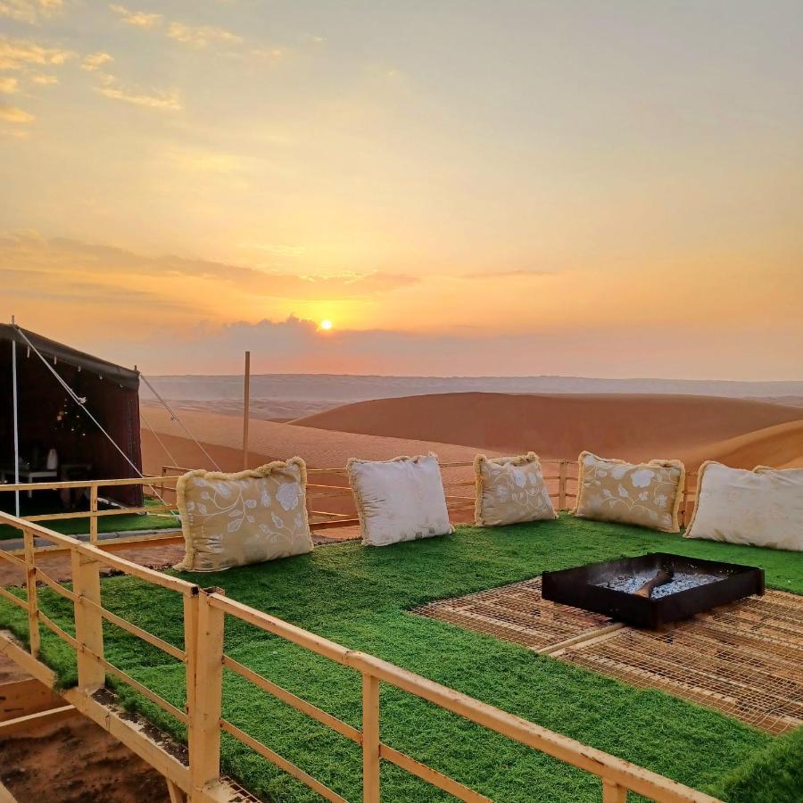 Sunrise Desert Local Private Camp Tente de luxe Badīyah