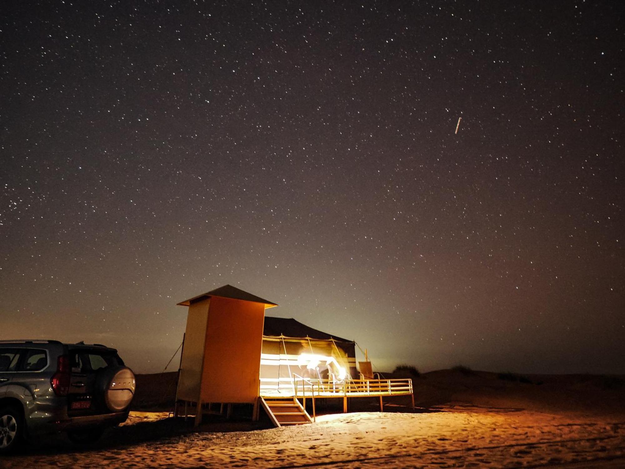 Sunrise Desert Local Private Camp Tente de luxe
