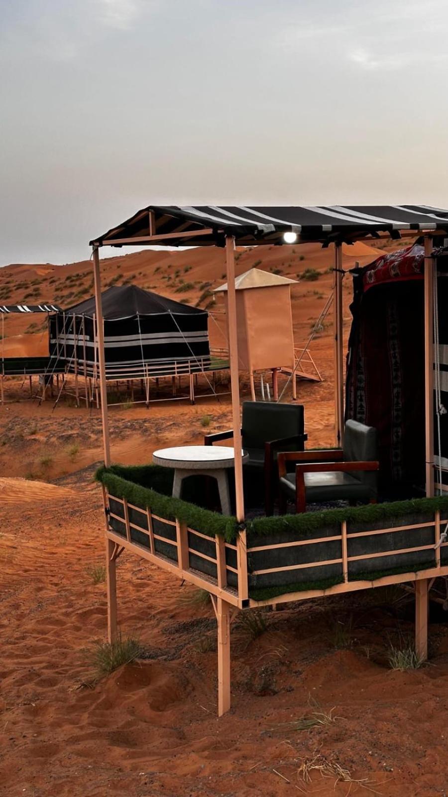Sunrise Desert Local Private Camp Tente de luxe Badīyah